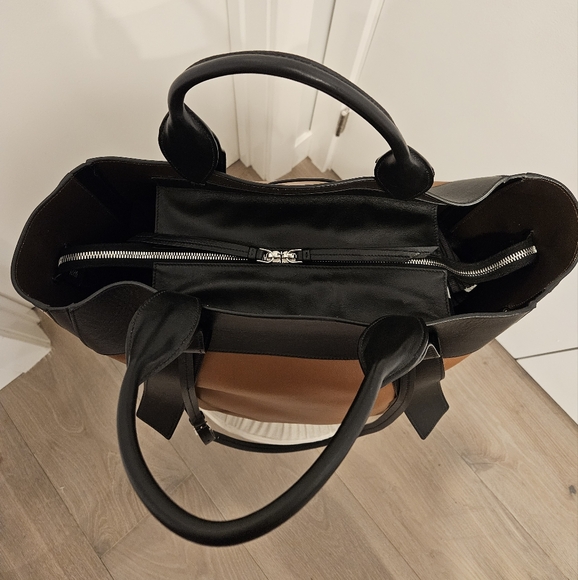 PRADA Grace Lux Large Tote - Picture 5 of 5